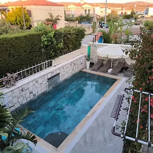 Oda ve Kahvaltı Degirmenli, Alaçatı